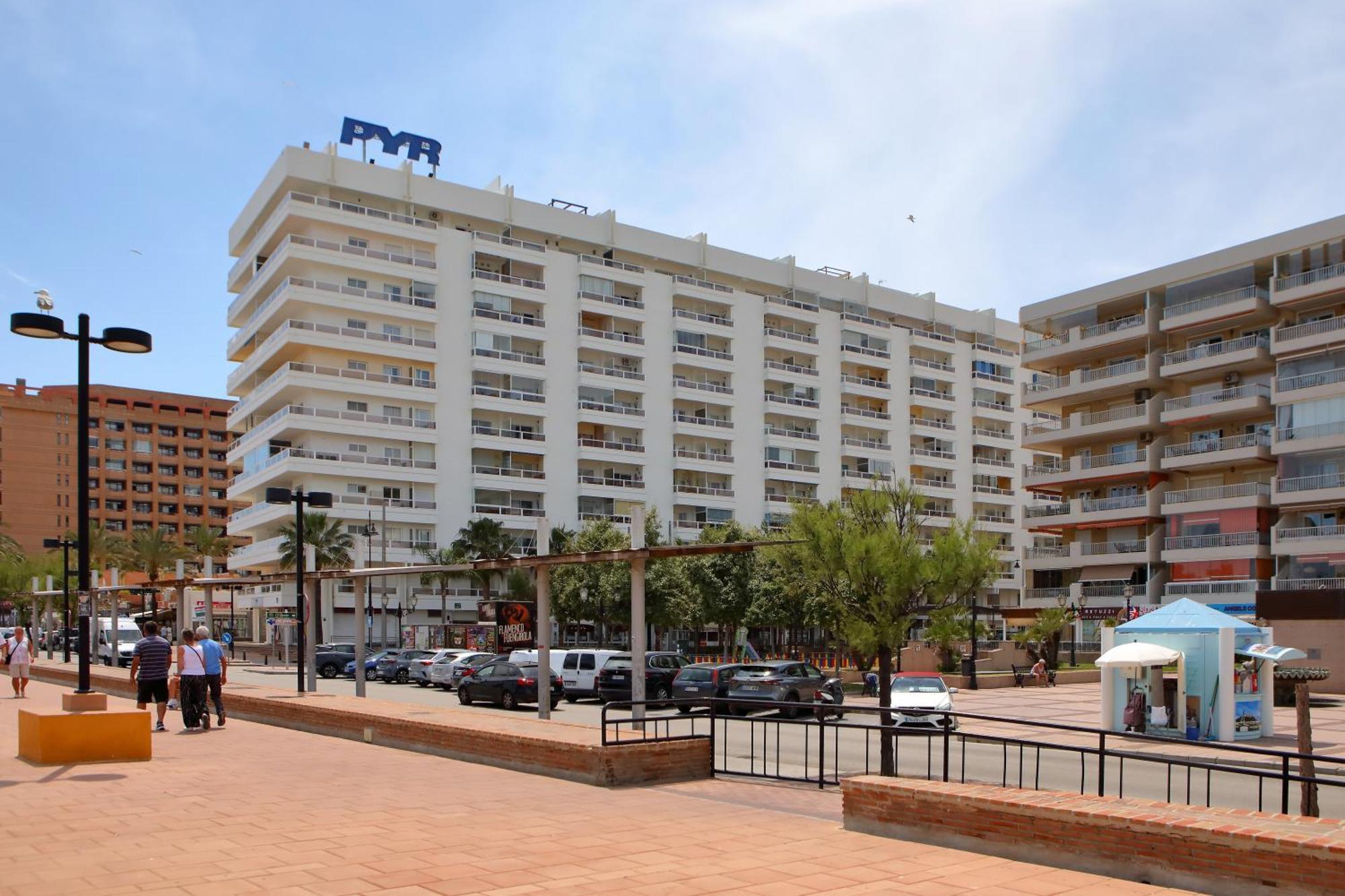 Hotel Apartamentos Pyr Фуэнхирола Экстерьер фото