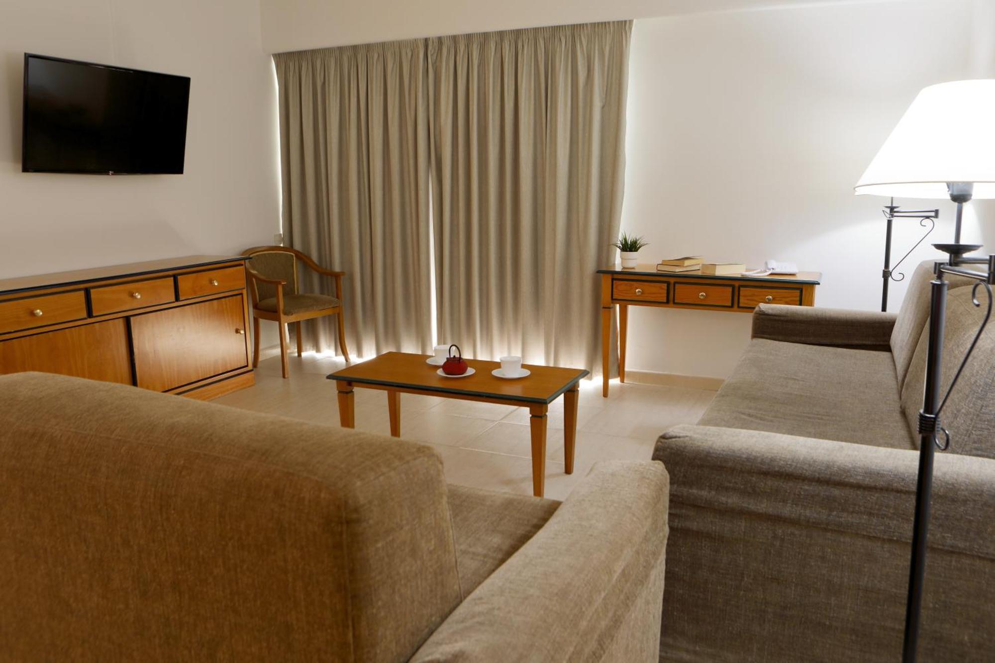 Hotel Apartamentos Pyr Фуэнхирола Экстерьер фото