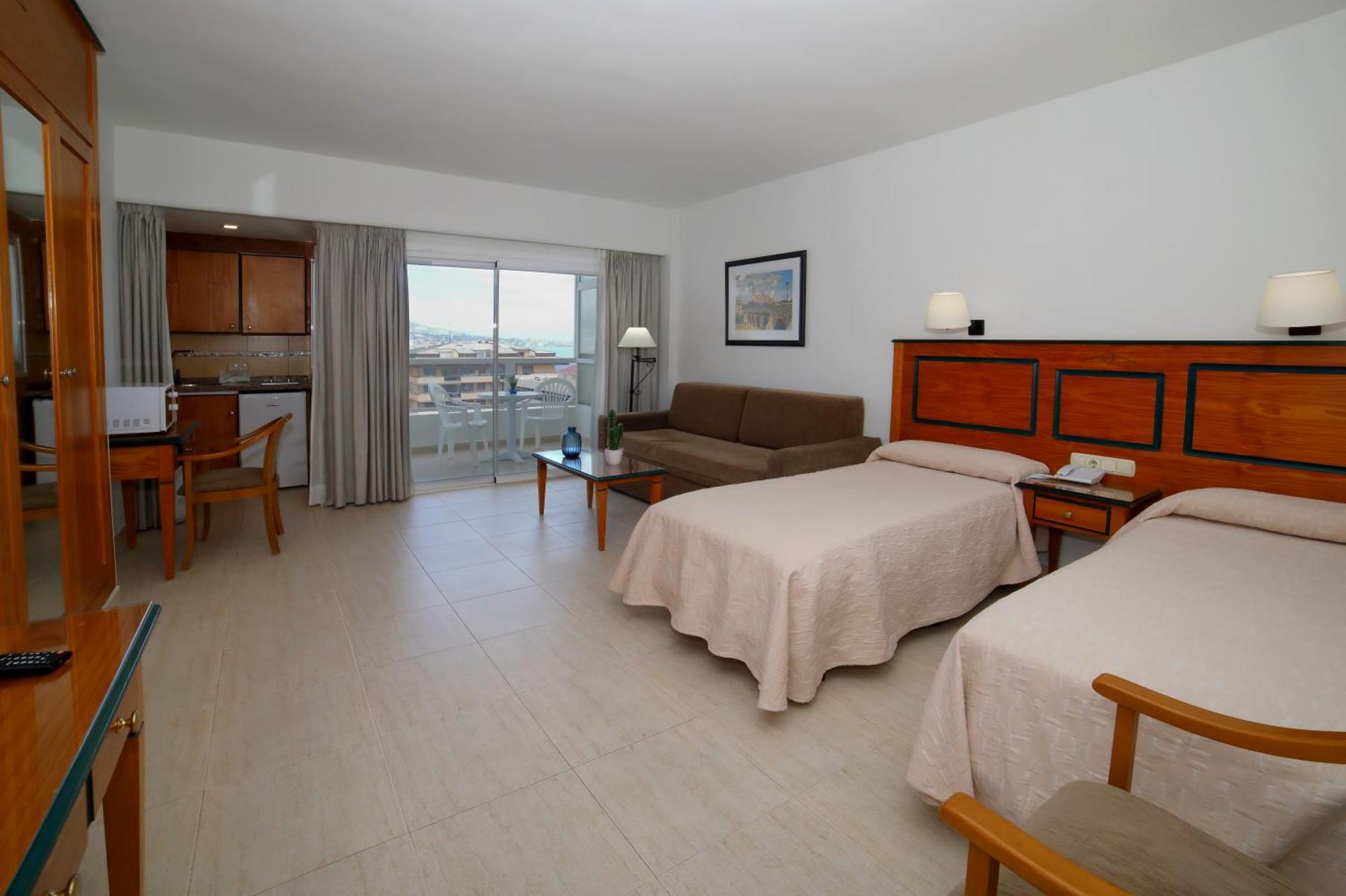 Hotel Apartamentos Pyr Фуэнхирола Экстерьер фото