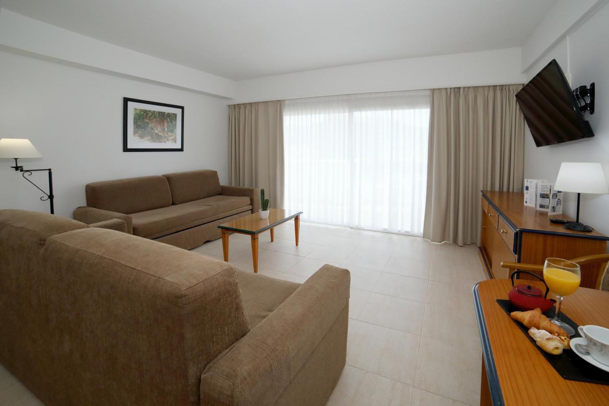 Hotel Apartamentos Pyr Фуэнхирола Экстерьер фото