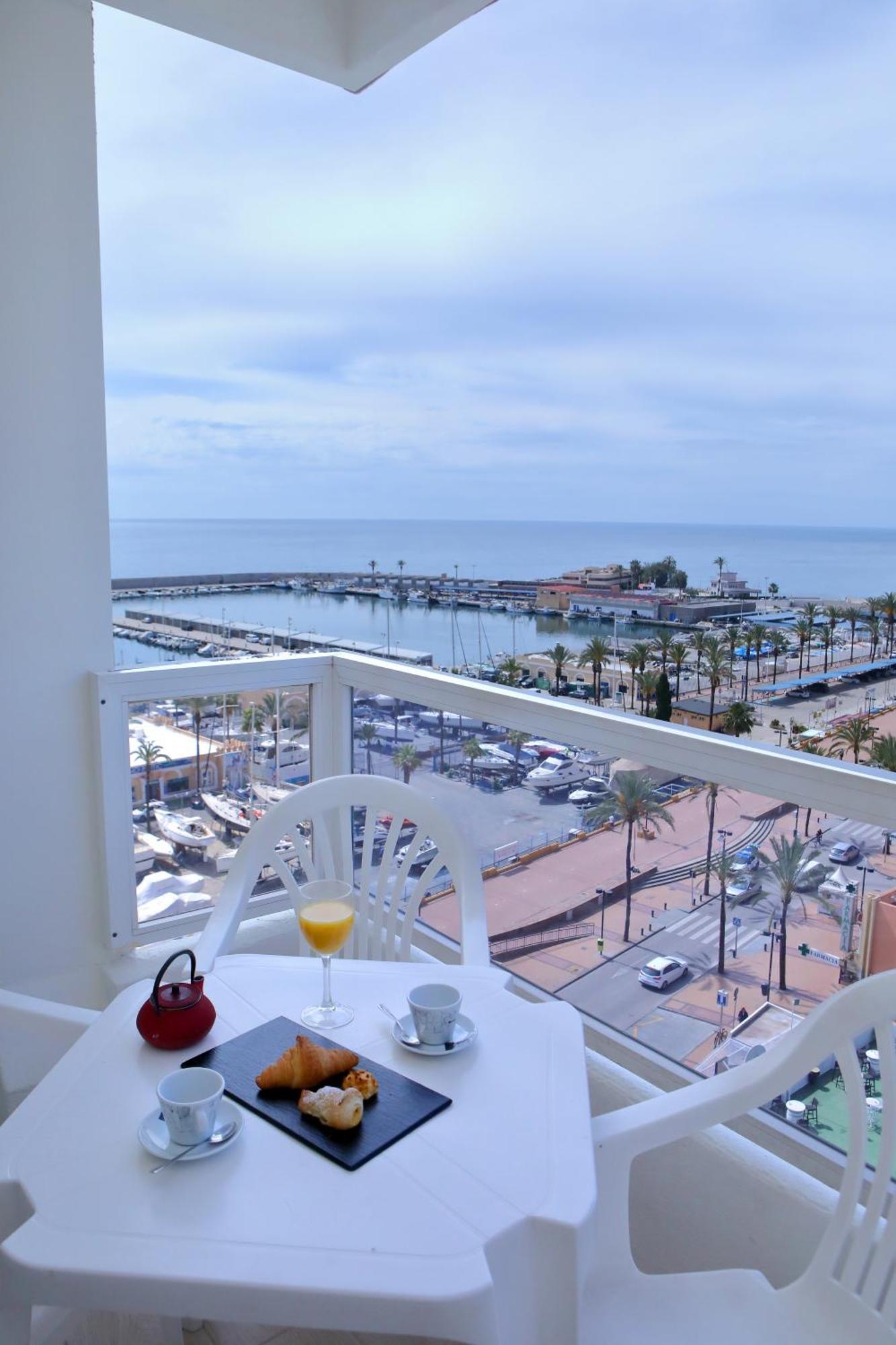 Hotel Apartamentos Pyr Фуэнхирола Экстерьер фото