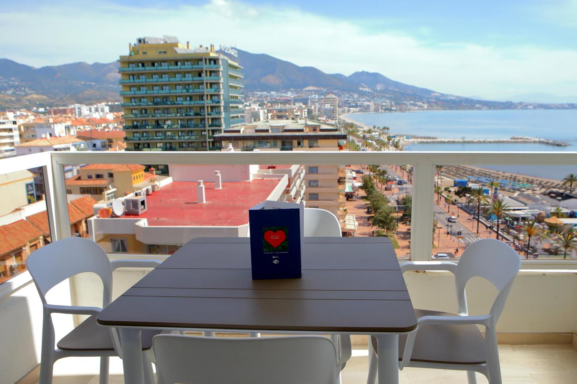 Hotel Apartamentos Pyr Фуэнхирола Экстерьер фото